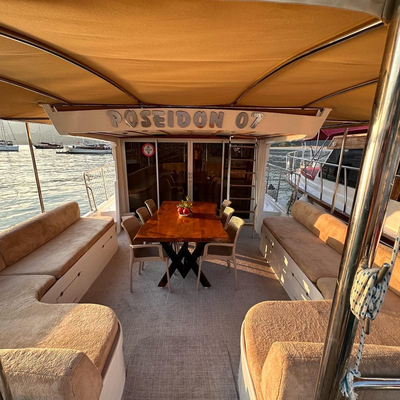 Poseidon 07 — One boat, twelve guests, room to spread out